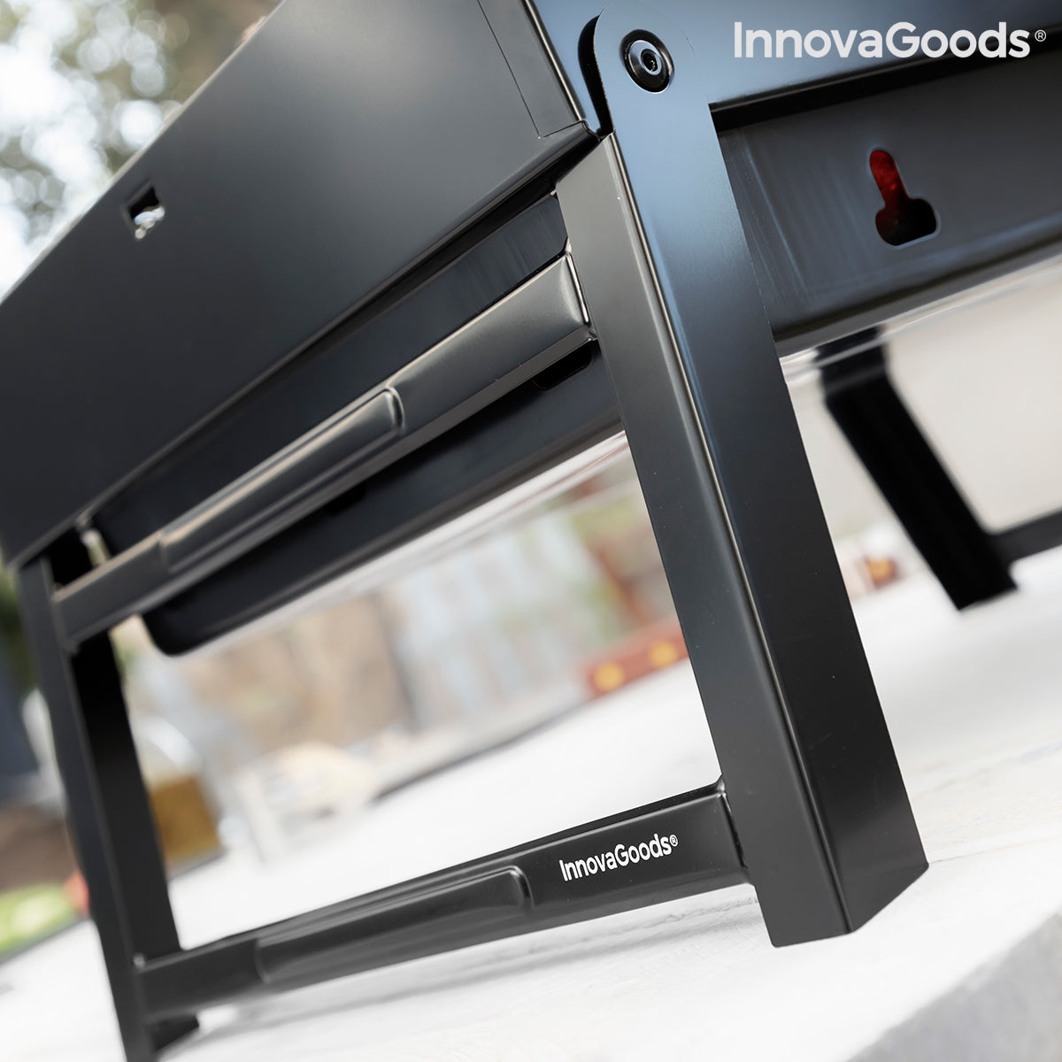 Faltbarer, tragbarer Grill zur Verwendung mit Holzkohle BearBQ InnovaGoods