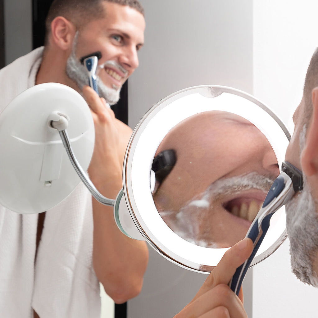 LED magnifying mirror with Flexible Arm and Suction Pad Mizoom